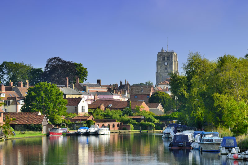 Beccles the River Waveney and St Michaels Church